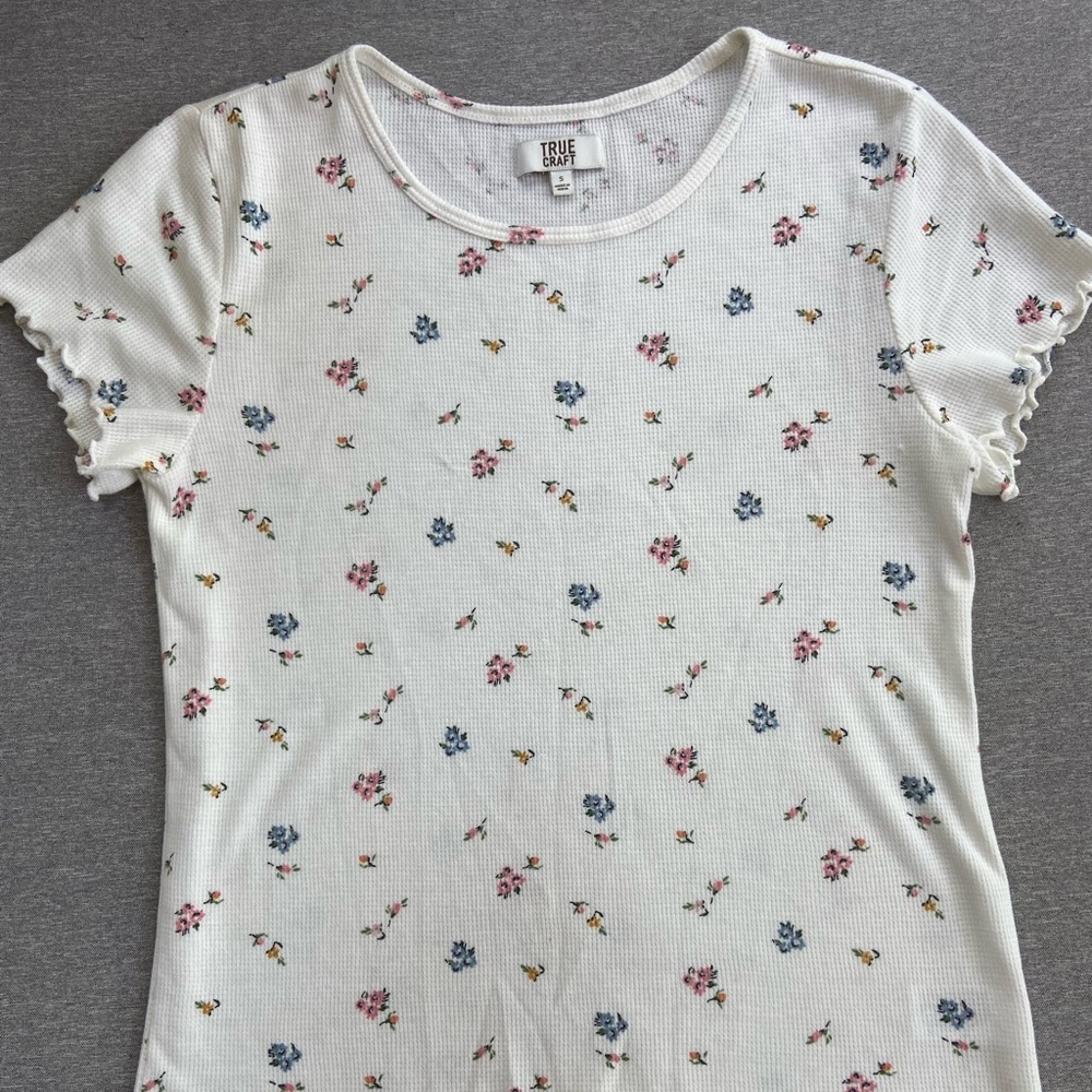 white top with small flowers, edging details, size small, soft girl aesthetic